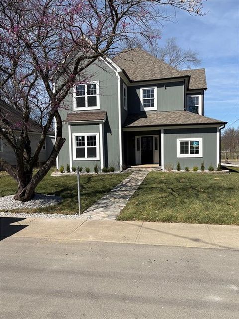 406 E Forest Street, Harrisonville, MO 64701 - #: 2610233