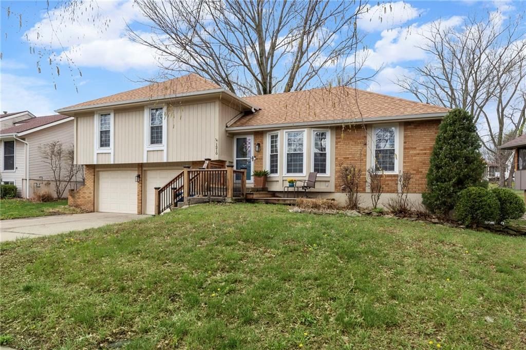 Photo of 1210 Dunwich Drive, Liberty, MO 64068 (MLS # 2612421)