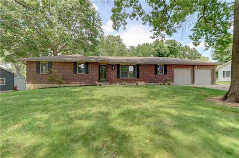 Photo of 2400 NW 86th Terrace, Kansas City, MO 64154 (MLS # 2631045)