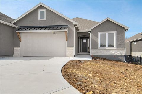 Photo of 11544 S Olathe View Road, Olathe, KS 66061 (MLS # 2583077)