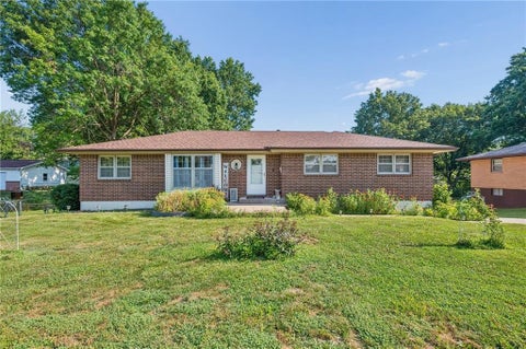 Photo of 1504 NE 76 Street, Gladstone, MO 64118 (MLS # 2631645)