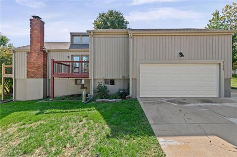 Photo of 5225 NW 82nd Terrace, Kansas City, MO 64151 (MLS # 2646153)