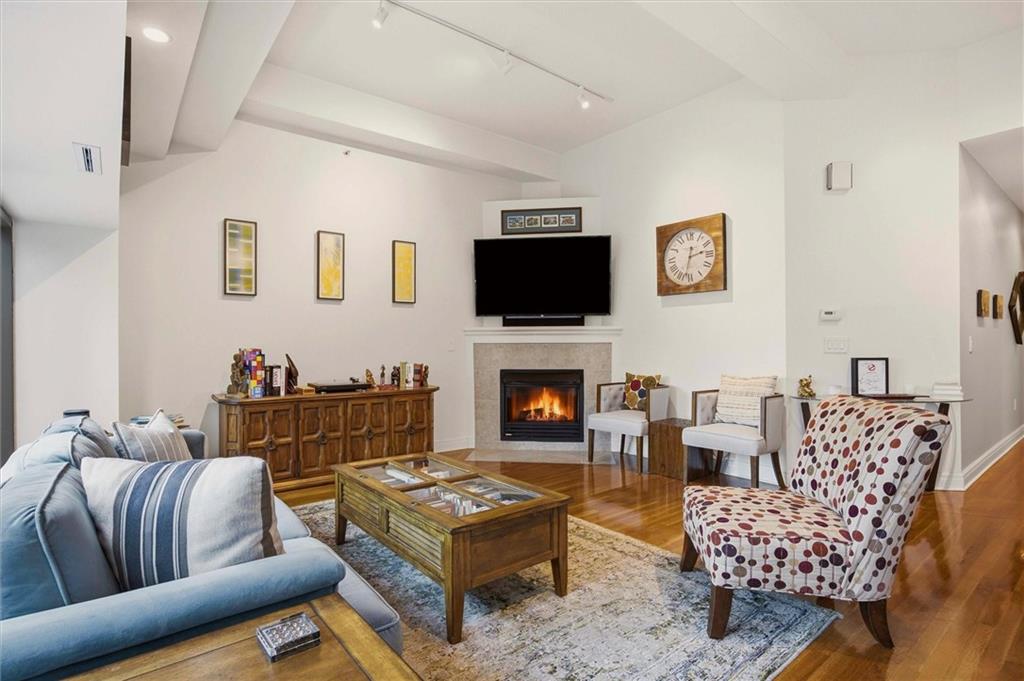 1101 Walnut Street 604
