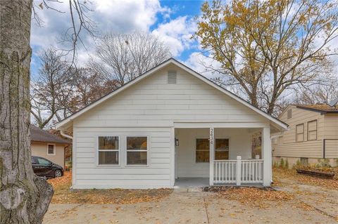 2434 S Sterling Avenue, Independence, MO 64052 - MLS#: 2588342