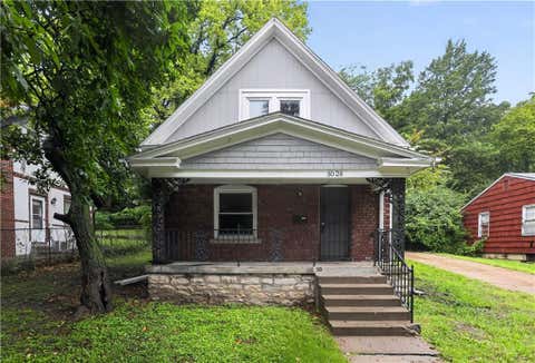 Photo of 5026 The Paseo Boulevard, Kansas City, MO 64109 (MLS # 2637556)