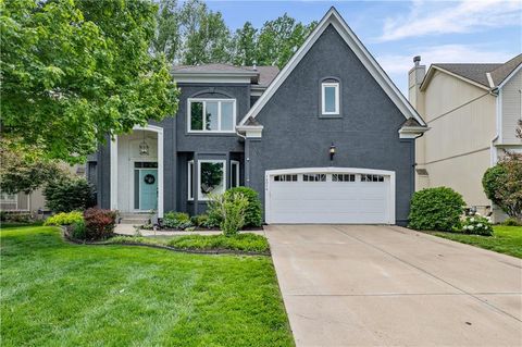 Photo of 14014 Briar Drive, Overland Park, KS 66224 (MLS # 2616922)