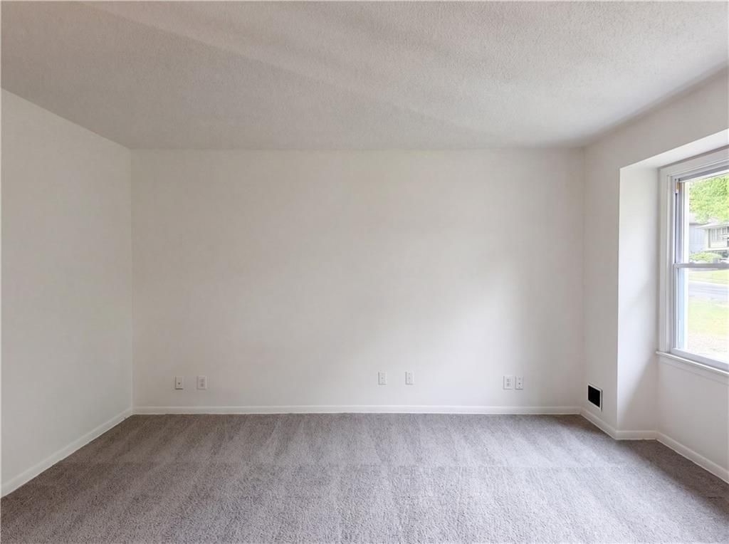 Photo of 9401 E 84th Terrace, Raytown, MO 64138 (MLS # 2618457)