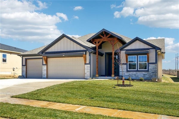 8308 NW 90TH ST, KANSAS CITY, MO 64153 - Image a2bc58f91225664d8feba1f7fa8cbab8/3516034923