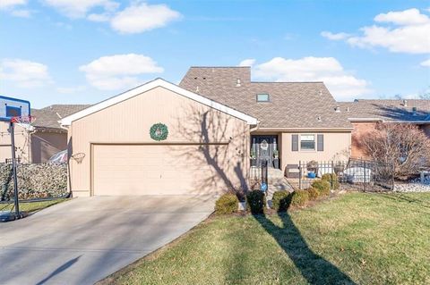 448 Point Drive, Lee\'s Summit, MO 64064 - MLS#: 2597141