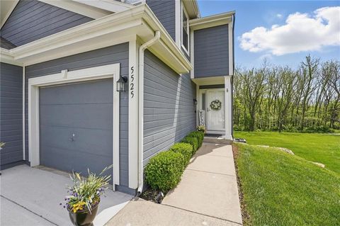 5525 NW Moonlight Meadow Drive Lee's Summit MO 64064