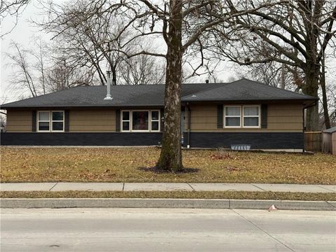 1403 E Mechanic Street, Harrisonville, MO 64701 - #: 2532455