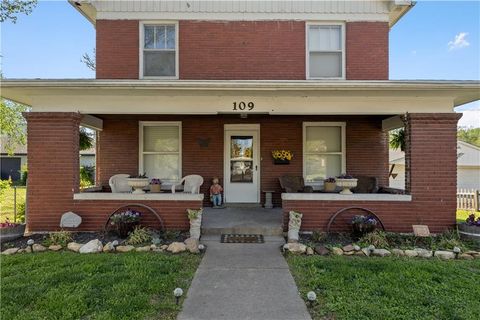 Photo of 109 N 12th Street, Atchison, KS 66002 (MLS # 2615678)