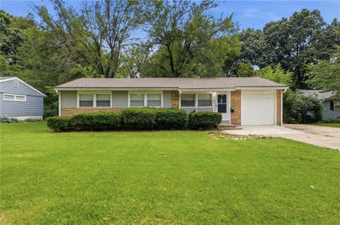 Photo of 6108 N Charlotte Street, Kansas City, MO 64118 (MLS # 2635489)
