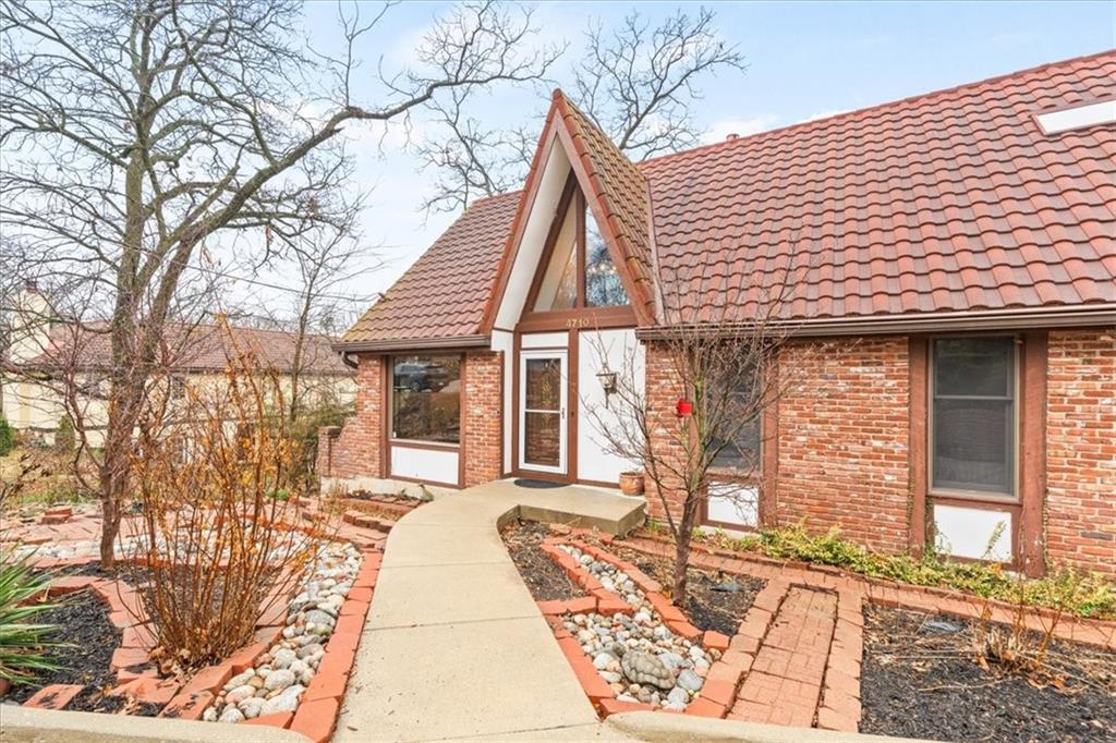 4710 Monrovia Street