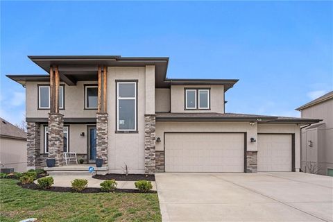 7295 NW Forest Lakes Drive Parkville MO 64152
