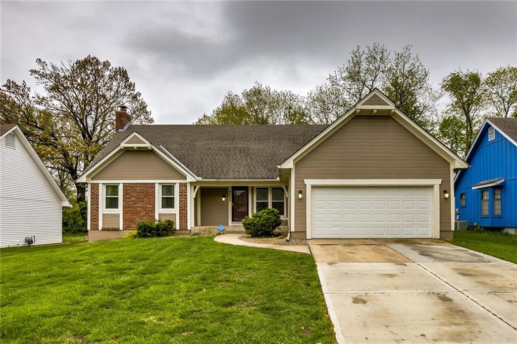 Photo 1 of 25 — 9609 E 90th Terrace, Kansas City, MO 64138