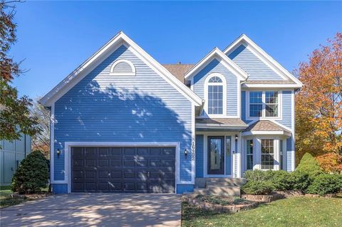 Photo of 16102 S Cole Street, Olathe, KS 66062 (MLS # 2579706) Photo of 16102 S Cole Street, Olathe, KS 66062 (MLS # 2579706)