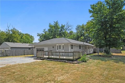 224 Grace Street, Tonganoxie, KS 66086 - MLS#: 2570092