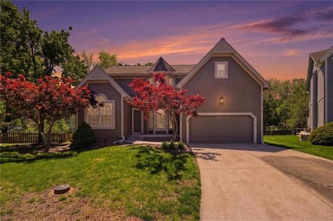 Photo of 12135 GOODMAN Street, Overland Park, KS 66213 (MLS # 2615076)