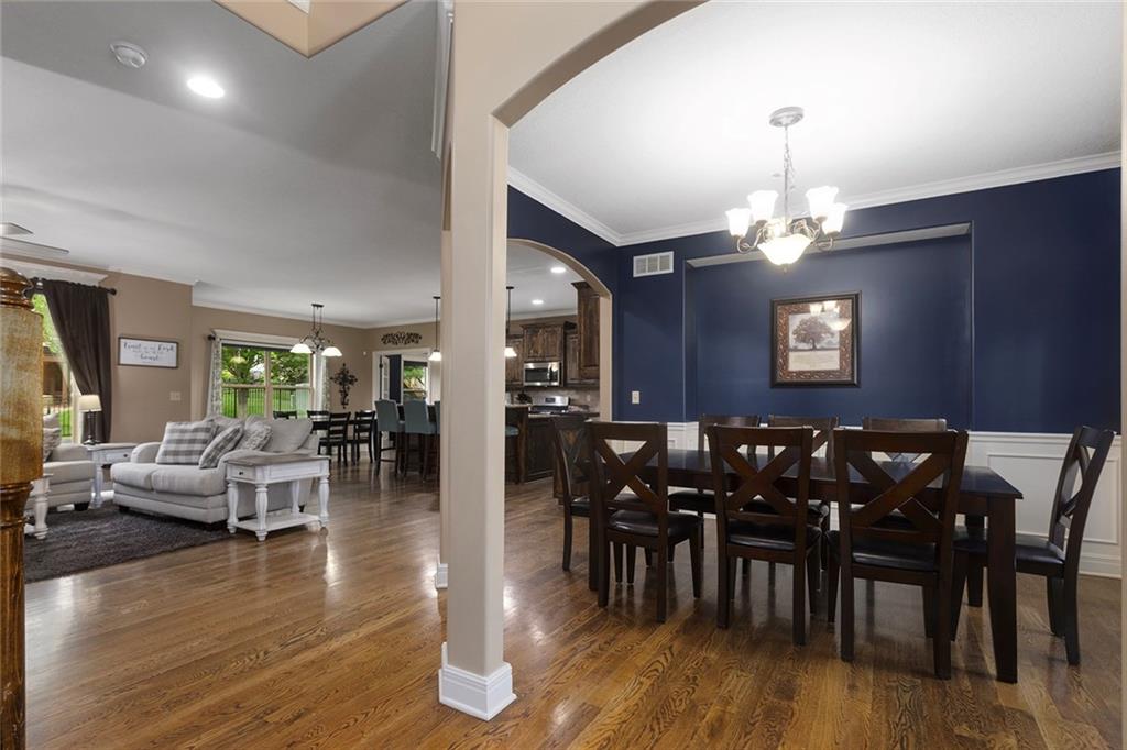 1809 NE Parks Summit Boulevard