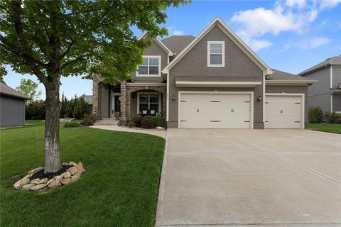 Photo of 1809 NE Parks Summit Boulevard, Lees Summit, MO 64064 (MLS # 2616059)