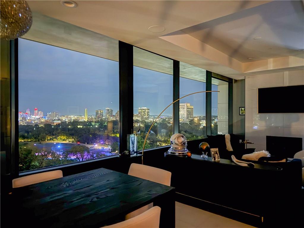 700 W 31st Street 702