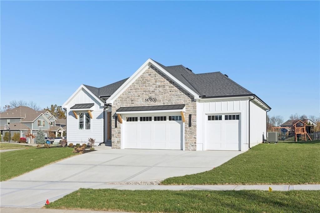 Photo of 1836 Green Meadow Drive, Liberty, MO 64068 (MLS # 2571202)