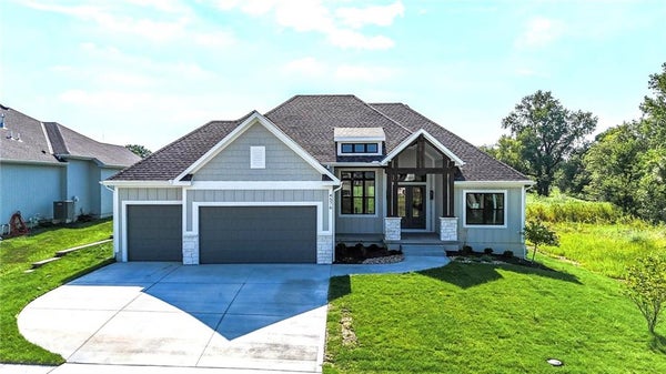 4137 LAKE SHORE DR, BASEHOR, KS 66007 - Image a3ad2cd4b8aa79b9f762c16d523661e2/390161655