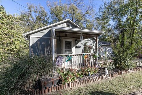 131 N Garfield Avenue, Bonner Springs, KS 66012 - MLS#: 2578044