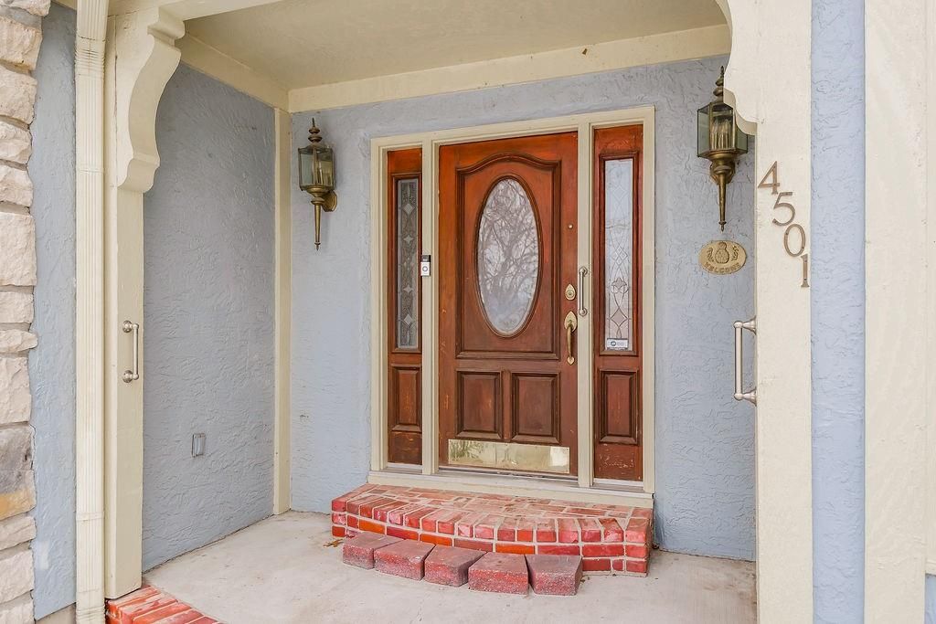 Photo of 4501 NW Baltimore Court, Kansas City, MO 64116 (MLS # 2599300)