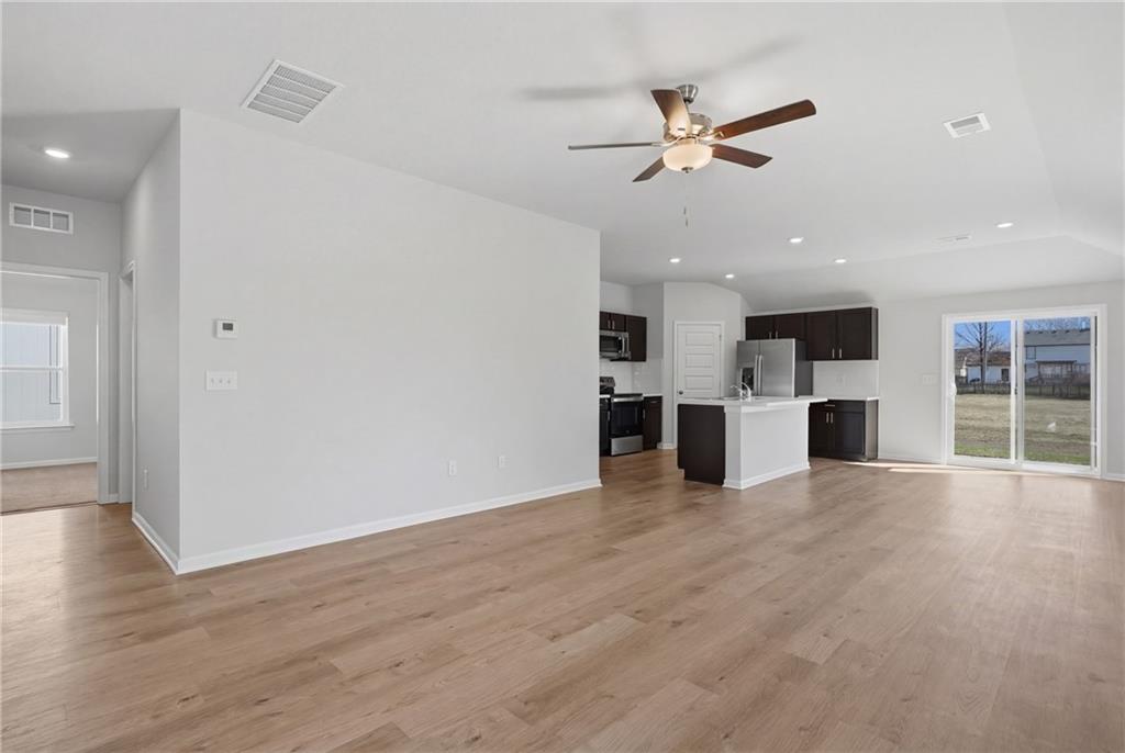 613 W Bluebird Street