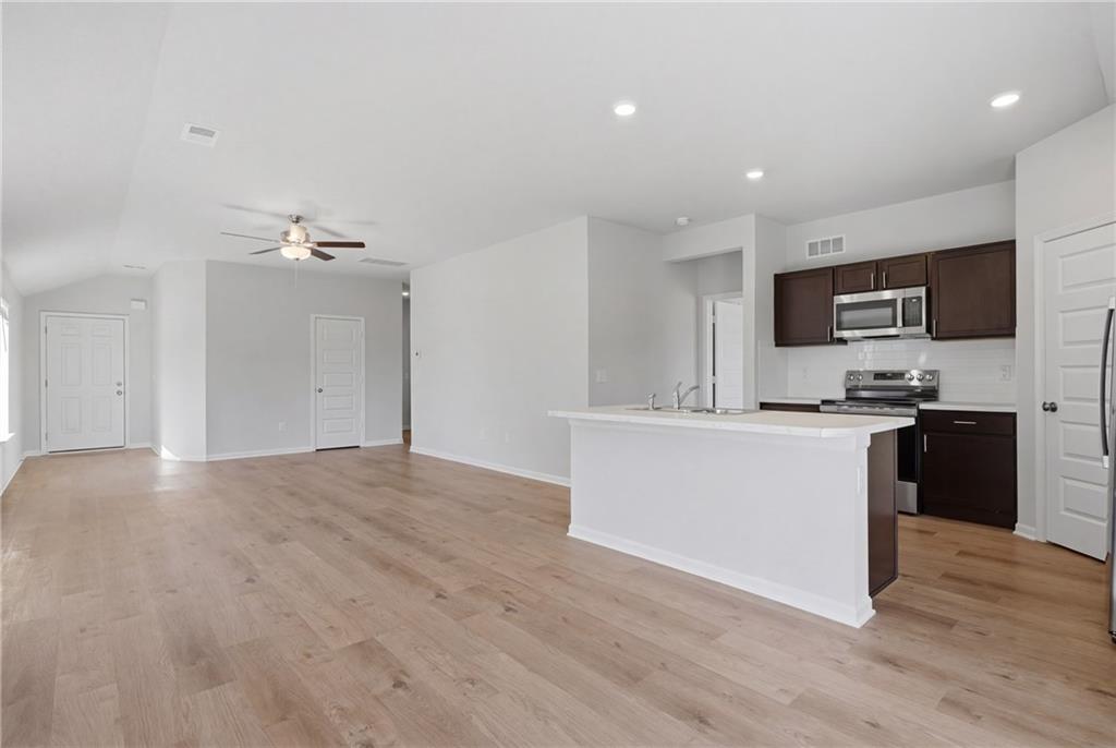 613 W Bluebird Street