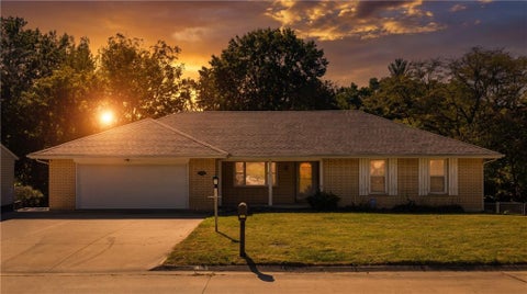 Photo of 4930 Mockingbird Lane, St Joseph, MO 64506 (MLS # 2646917)