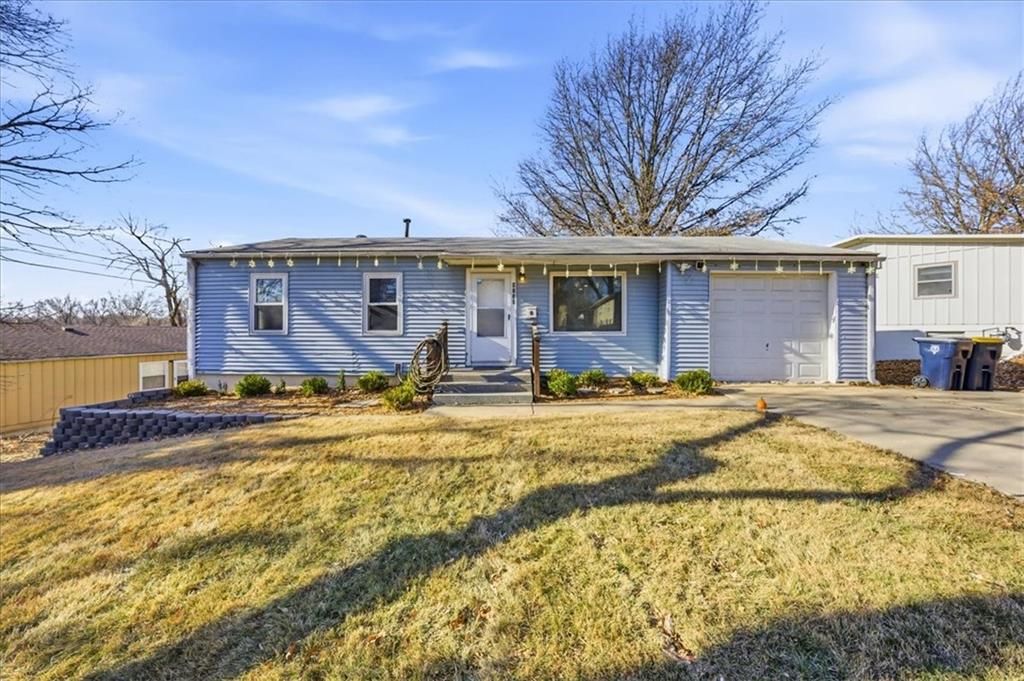 Photo of 9220 McKinley Street, Kansas City, MO 64138 (MLS # 2592149)
