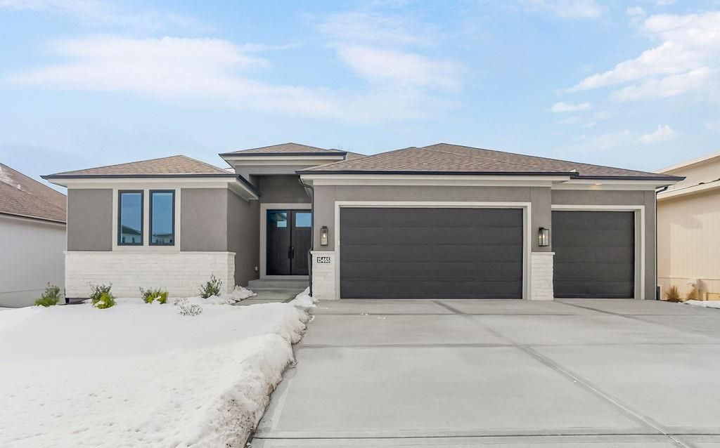 Photo of 15337 W 168th Place, Olathe, KS 66062 (MLS # 2618957)