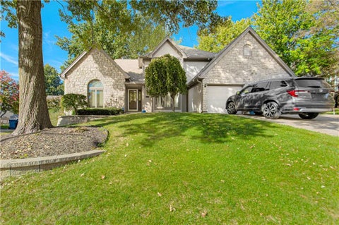 Photo of 706 Kingston Drive, Liberty, MO 64068 (MLS # 2648833)