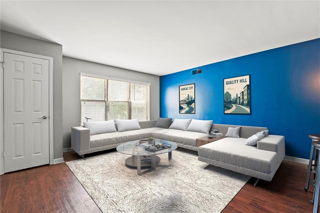 435 W 9th Street 204