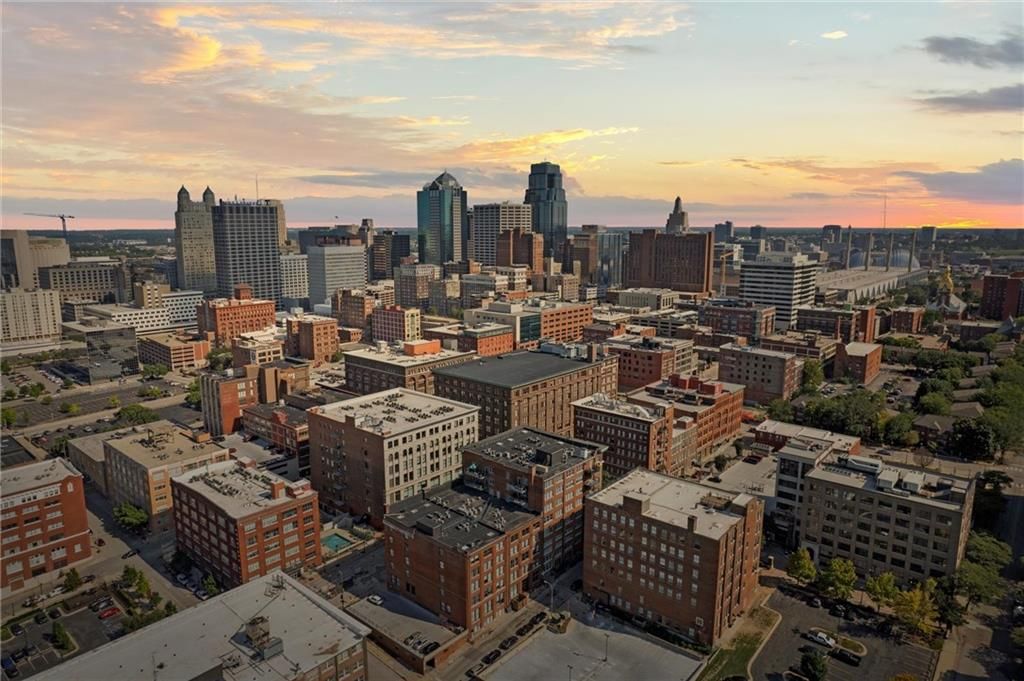 Photo of 435 W 9th Street #204, Kansas City, MO 64105 (MLS # 2599041)