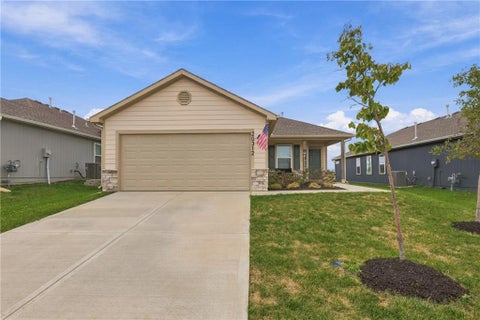 Photo of 20312 W 193rd Lane, Spring Hill, KS 66083 (MLS # 2641607)