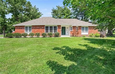 Photo of 5716 W 97th Terrace, Overland Park, KS 66207 (MLS # 2636702)