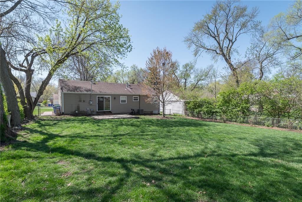 Overland Park, Kansas 66204, United States, 3 Bedrooms Bedrooms, ,1 BathroomBathrooms,Residential,Pending,107968