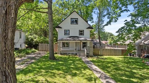 Photo of 1532 N 32nd Street, Kansas City, KS 66102 (MLS # 2619690)