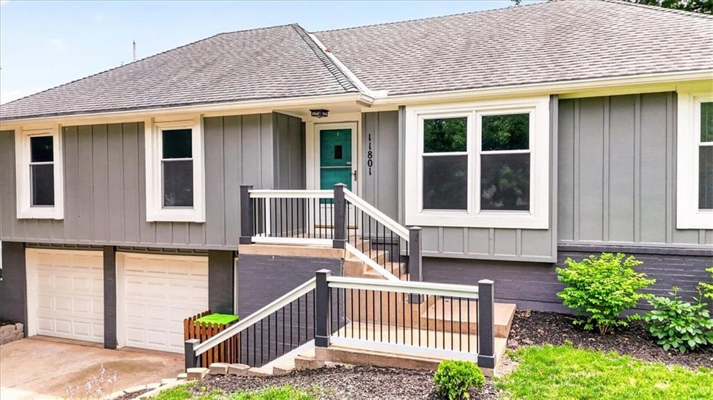 Photo of 11801 W 78th Terrace, Lenexa, KS 66214 (MLS # 2627058)