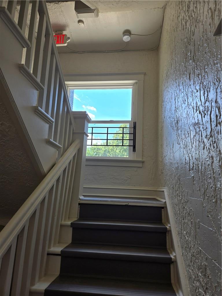 2333 Lister Avenue