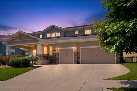 Photo of 8612 N Farley Avenue, Kansas City, MO 64157 (MLS # 2626945)