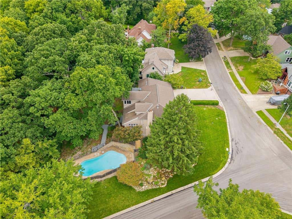Photo of 1340 Camelot Drive, Liberty, MO 64068 (MLS # 2634201)