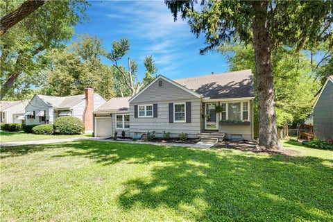 Photo of 5319 Woodson Street, Mission, KS 66202 (MLS # 2638728)