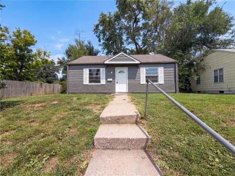 Photo of 4770 Woodend Avenue, Kansas City, KS 66106 (MLS # 2638173)