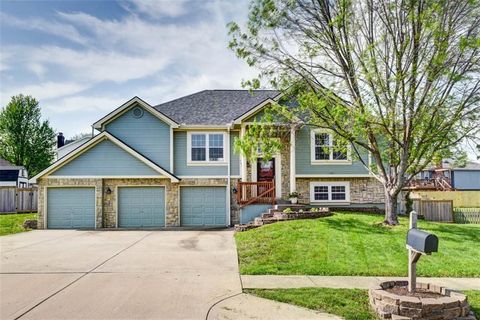 Photo of 707 E 18th Street, Kearney, MO 64060 (MLS # 2615685)