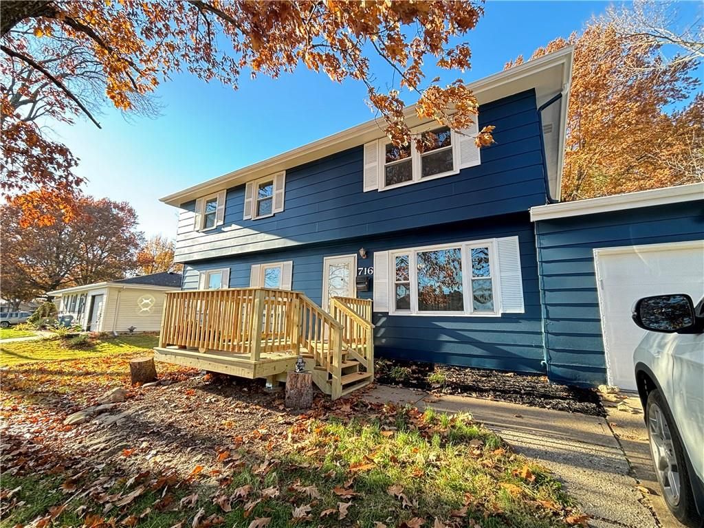 Photo of 716 W Hurt Street, Liberty, MO 64068 (MLS # 2605083)